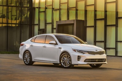 2016-Kia-Optima-SXL-front-three-quarter-static1.jpg